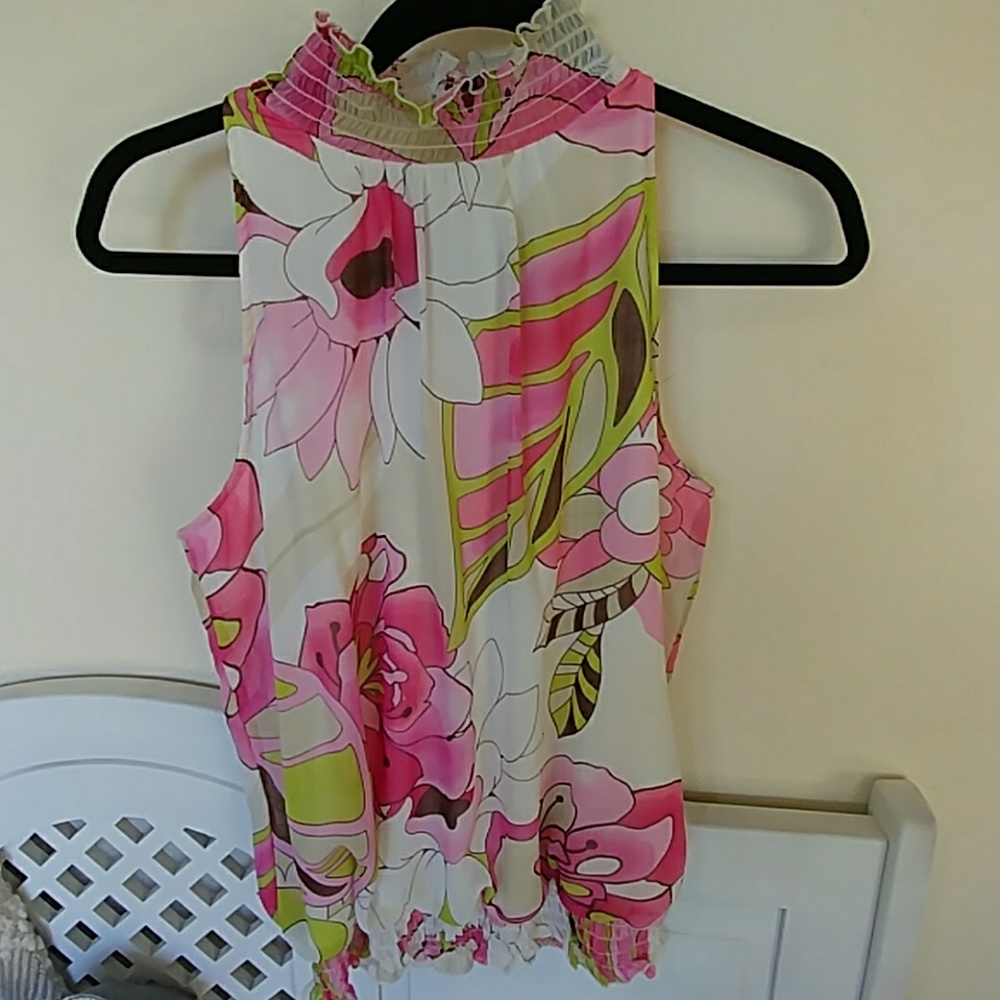 Pretty Sleeveless Floral Turtleneck Blouse
